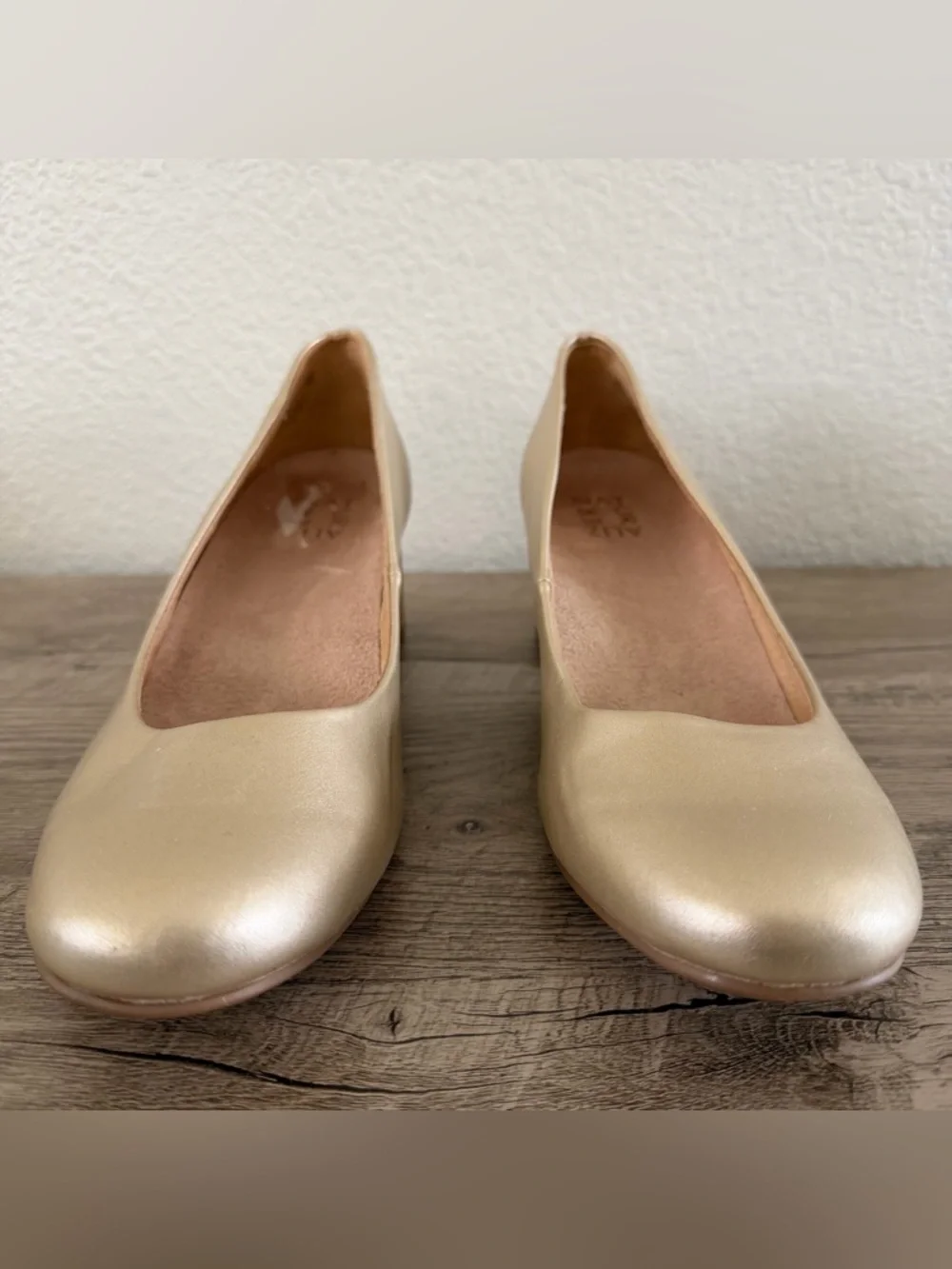 Naturalizer‎ Donelle Closed Toe Classic Dress Pumps Gold Champagne Women's 9.5M